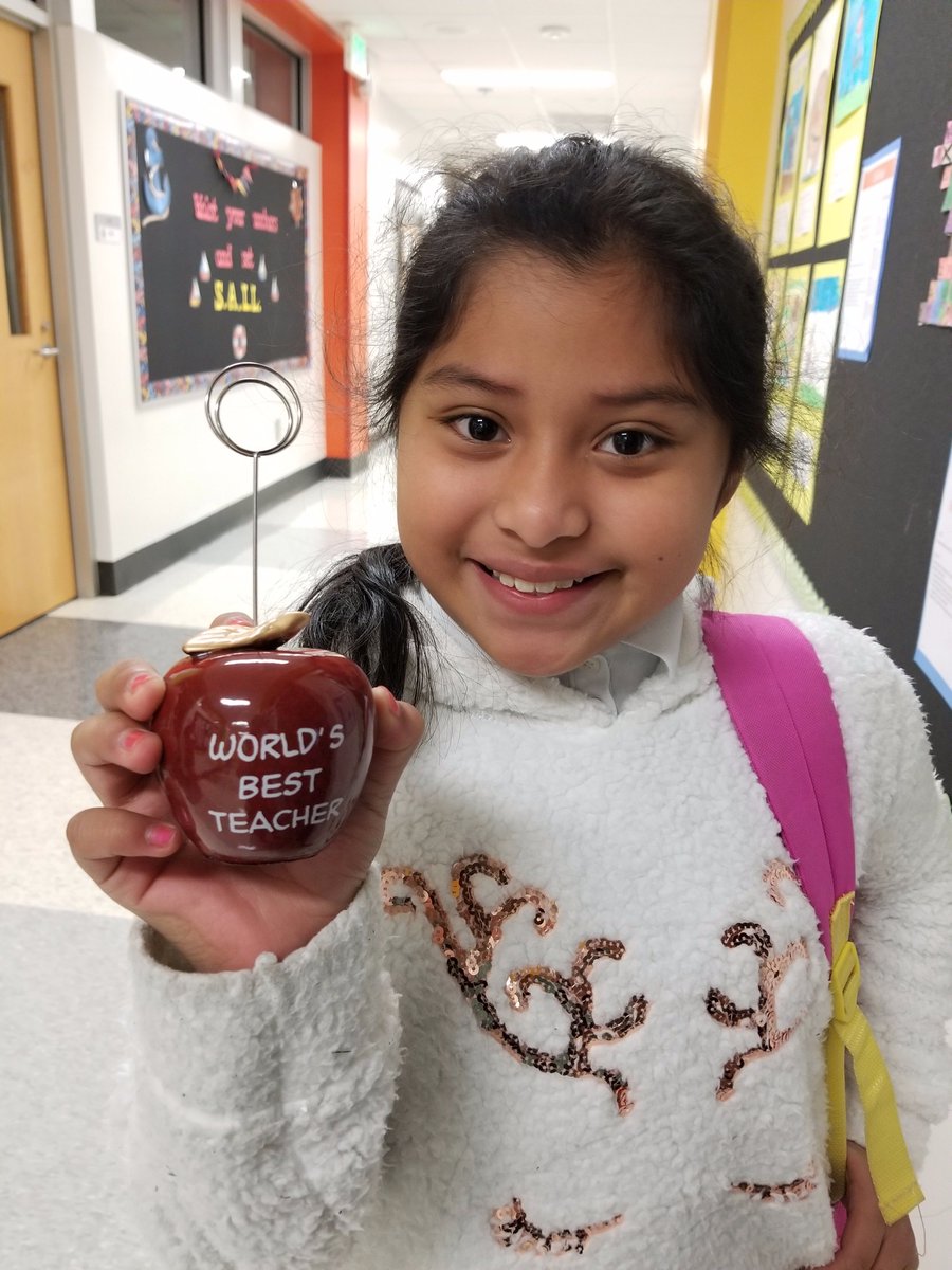 LGoude_NCCAE's tweet photo. Talk about a random act of kindness! This sweet girl brought me such a thoughtful surprise! I wish I could steal her back to be in my class again!!! Lucky 4th grade teachers! #NCCAErandomactsofkindness https://t.co/aMRBTpC4ul