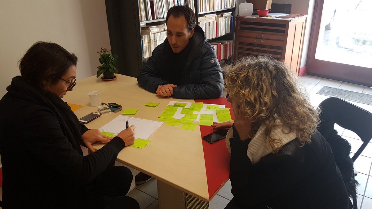 DamaSalento's tweet photo. Continuano le nostre attività da Vecchio Stampo Lecce! Ecco i gruppi di lavoro e la nostra Lara Mastrogiovanni all'opera durante il quarto appuntamento di #EuProjectHub, il corso di europrogettazione organizzato con @PugliaCreativa  e @WIP4EU 
#idee #europa #soluzioni #postit https://t.co/tRHsYBEbBz