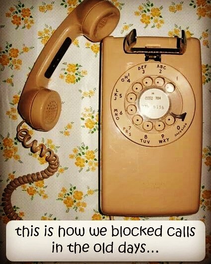 canadian_carrie's tweet photo. Throwback Thursday when you dialed the wrong # and had to hang up and dial it again! #dinosaur #throwbackthursdays #Phones #OldSchool #FemmeForceFitness #StephensonEvents https://t.co/Je926lI4O8