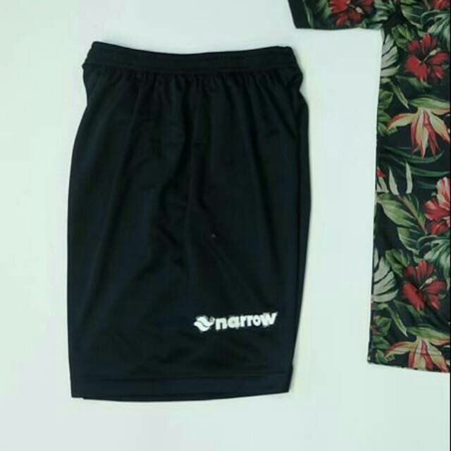 SCRSHP7_project's tweet photo. Saya menjual Celana Narrow seharga Rp45.000. Dapatkan produk ini hanya di Shopee! https://t.co/qG23CGn0gh #ShopeeID https://t.co/gGYAoKnpc8