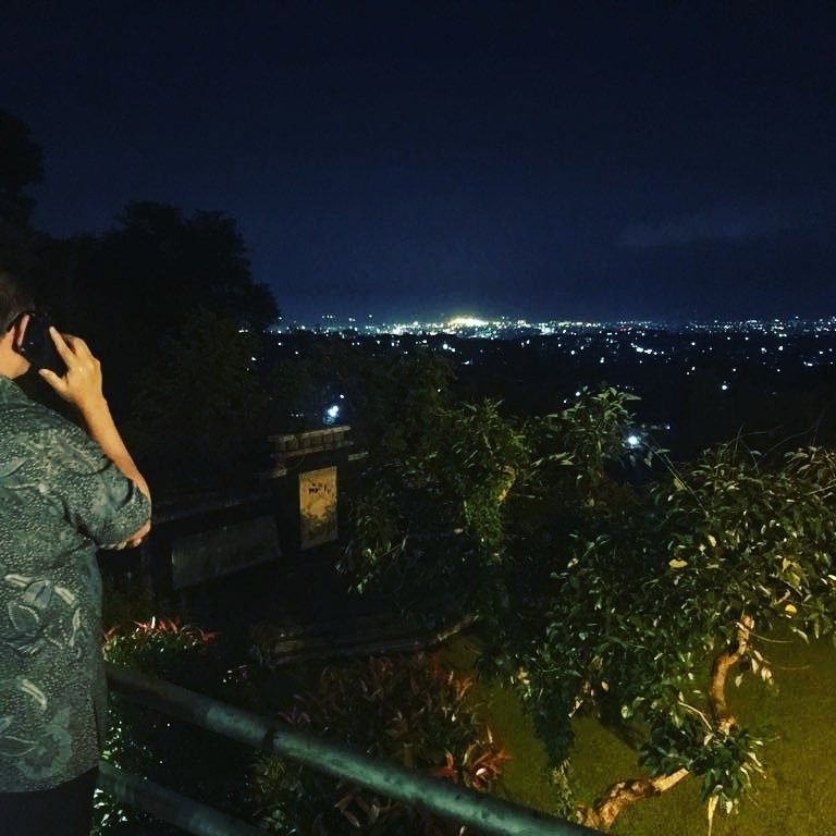 sudirmansaid's tweet photo. Wawancara telepon dengan @radioidola sembari menikmati Semarang dari ketinggian. Indaaah sekali. Yuk jalan-jalan ke Semarang!! @wisatasemarang @visitsemarang @SahabatSSSmrng1 @semarang https://t.co/Bz0oL0NyeO
