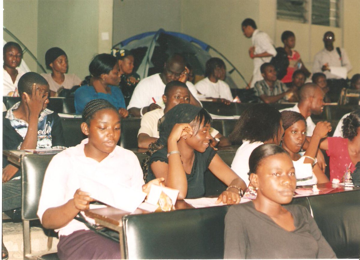 donlaz4u's tweet photo. #throwback #Tbt
10 yrs ago (2007), I led other members of HAPPY Club, University of Ibadan to organize a Public Lecture on Youth, Sex and HIV/AIDS in Nigeria. Sir Bright Ekweremadu of @SFHNigeria was Guest Speaker, @PLadipo of @ARFHng was Chairman. 
cc. @HAPPYNigeria @bigmoNaija https://t.co/eS9vM5eWXj