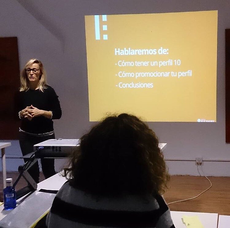 Ines_Suris's tweet photo. 🔸Cuando haces un taller no impartes si no que COMPARTES y, sucede algo mágico ✨ los asistentes confían en ti no sólo nivel profesional, también personal🔸
🙏Gracias por la oportunidad @despierta.life
🙏Gracias por el espacio y excelente @kubikbcn 
#empoweringwomen https://t.co/OwPLBU5th8