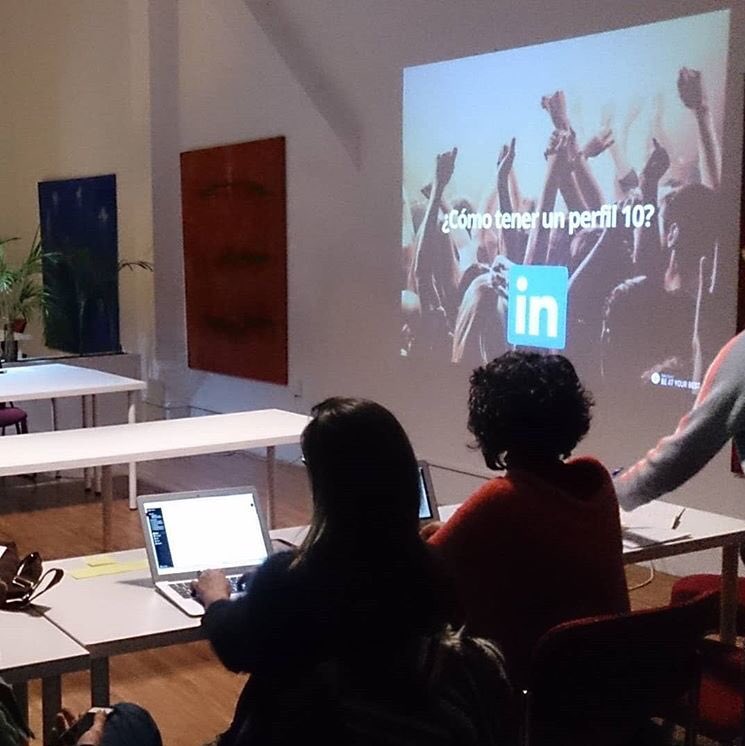 Ines_Suris's tweet photo. 🔸Cuando haces un taller no impartes si no que COMPARTES y, sucede algo mágico ✨ los asistentes confían en ti no sólo nivel profesional, también personal🔸
🙏Gracias por la oportunidad @despierta.life
🙏Gracias por el espacio y excelente @kubikbcn 
#empoweringwomen https://t.co/OwPLBU5th8