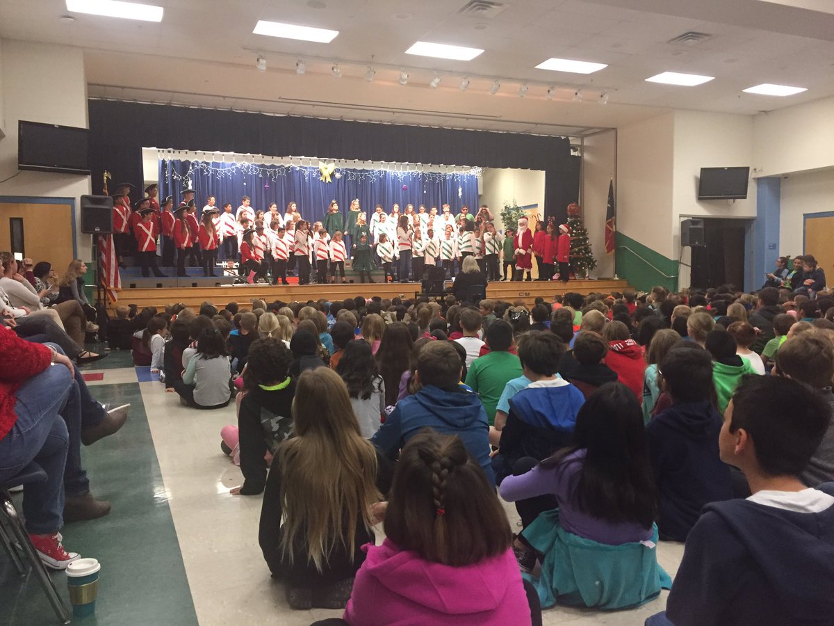 4thgradegators's tweet photo. Getting a preview of the #gatorsoundbites performance this morning https://t.co/vOHZ25f2TQ