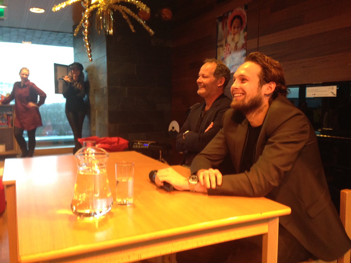 amsterdamumc's tweet photo. In @VUmcKinderstad geven @BlindDaley en Danny Blind nú samen een persconferentie. Kijk live mee:https://t.co/v4jHwd639I https://t.co/CBkDUTI4L0