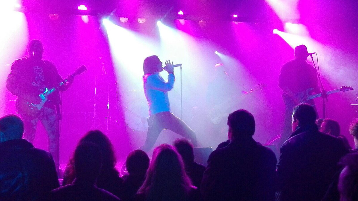 JaviAn_Oficial's tweet photo. Gracias a #deafleopard he cumplido una de mis ilusiones, cantar en la sala #razzmatazz https://t.co/JhN6oBT2Y4