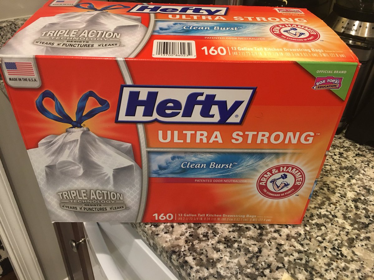 cbatkinson1229's tweet photo. Just bought these 13 gallon @hefty bags from my local @Costco and they all split at the seams.  Total waste of money...#ultrastrong? https://t.co/3YnmistjDS