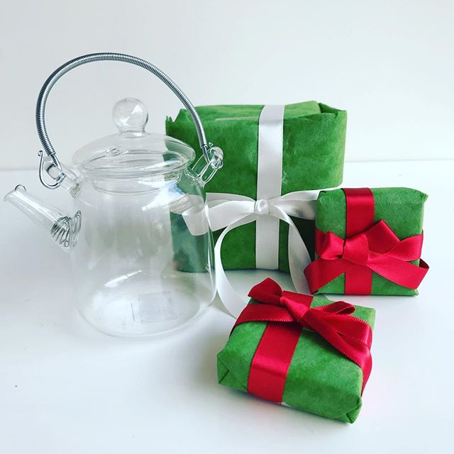 swaygallery's tweet photo. BRAND: HARIO (@Hario_uk)
ITEM: Asian Tea Pot
We will be open this Saturday exceptionally! Pop in between 11:00 and 17:00 and we will be more than happy to wrap any small items as a Xmas gift 🎁
#swaylondon #wrappinggifts #急須 #teagear #christmasshopping #xmasgifts #xmaspresent https://t.co/yoL1xwjniS
