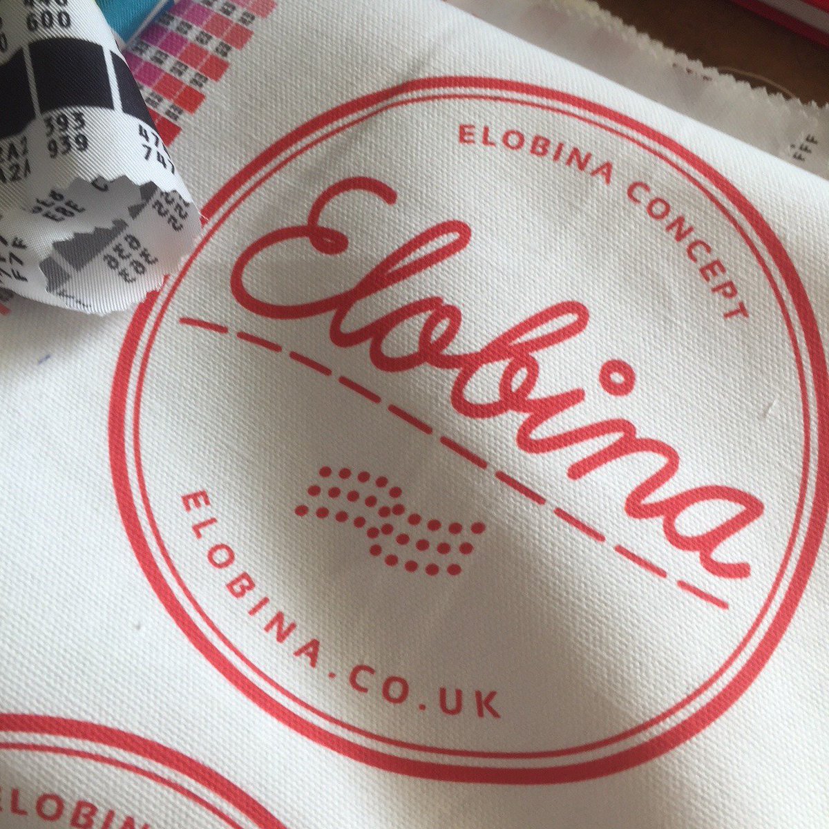 ElobinaUK's tweet photo. #Organic cambridge cotton is back in stock and the new batch has a wider print width of 155cm! #GOTS #organiccotton #design #print #create https://t.co/uFtzcieDlL https://t.co/LKA9oRa5Tk