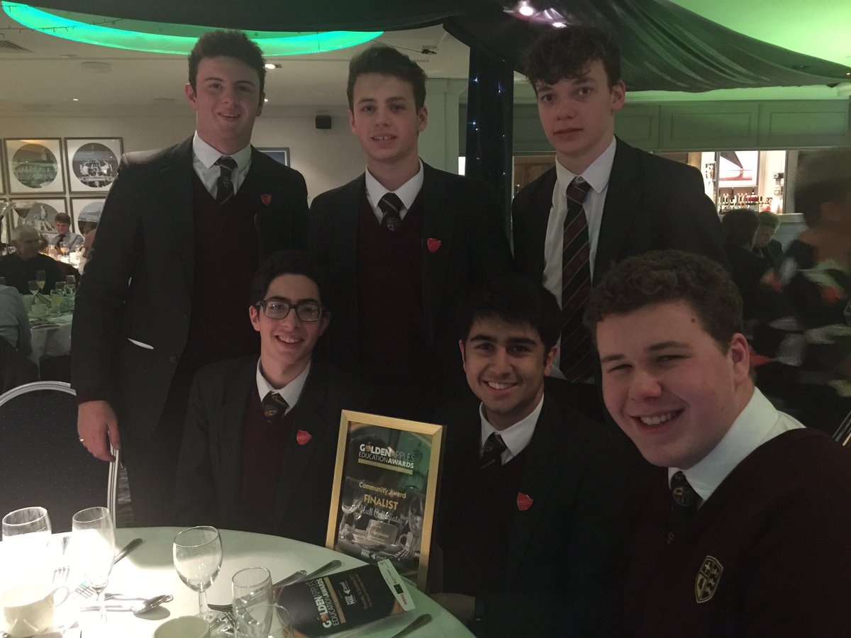 Tranby_school's tweet photo. Enjoying the #HDMgoldenapples. So pleased to have been nominated &amp; to see 150 guests enjoying a #saficoffee. Congratulations @hullcollegegrp for winning the Community Award. https://t.co/xyh4BlaQhz