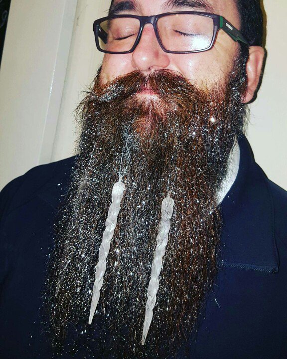 Day 14 : Warning its a little frosty today! But my yorkshire blood tells me it's still to early for the heating to go on! 
I'm raising money for <a href="/bowelcancer/">Beating Bowel Cancer</a> through the month of <a href="/decembeard_uk/">Decembeard UK</a> please help a great cause. Donation link justgiving.com/marc-turner-de…   #glitterbeard