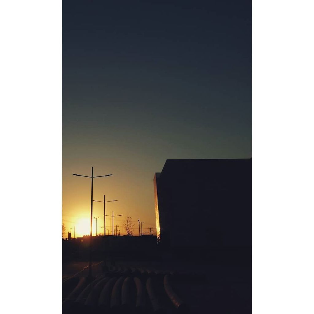 Memo__79's tweet photo. | S. T. | CDMX | #vallejo #cdmx #cdmx2017 #cdmx🇲🇽 #picoftheday #photooftheday #metropolis #metropolismx #sunking #sun #sunset #instagram #instagood #instamood #insta #vsco #vscohub #vscocam #mextagram #mexigers #paisajedefeño #sens_df #igers #igersmexico https://t.co/T1aSX1FxkS https://t.co/kWvFbEvcIe