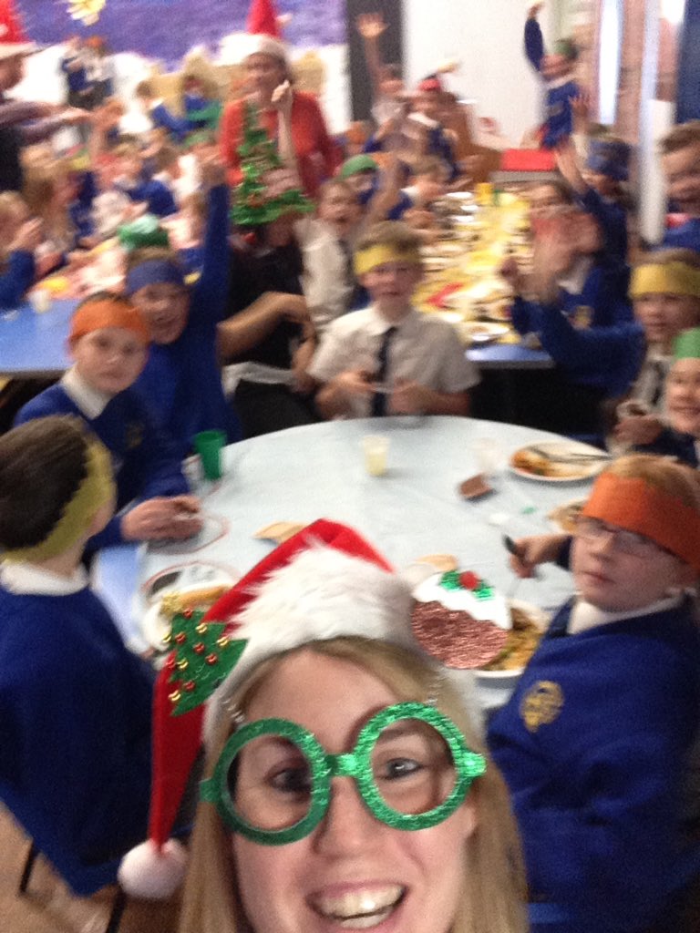 yfpsyr6's tweet photo. Christmas dinner at Yealmpstone Farm Primary School @yfpsinfo. Merry Xmas everyone! #yfpslearning https://t.co/lN9fmElWO0