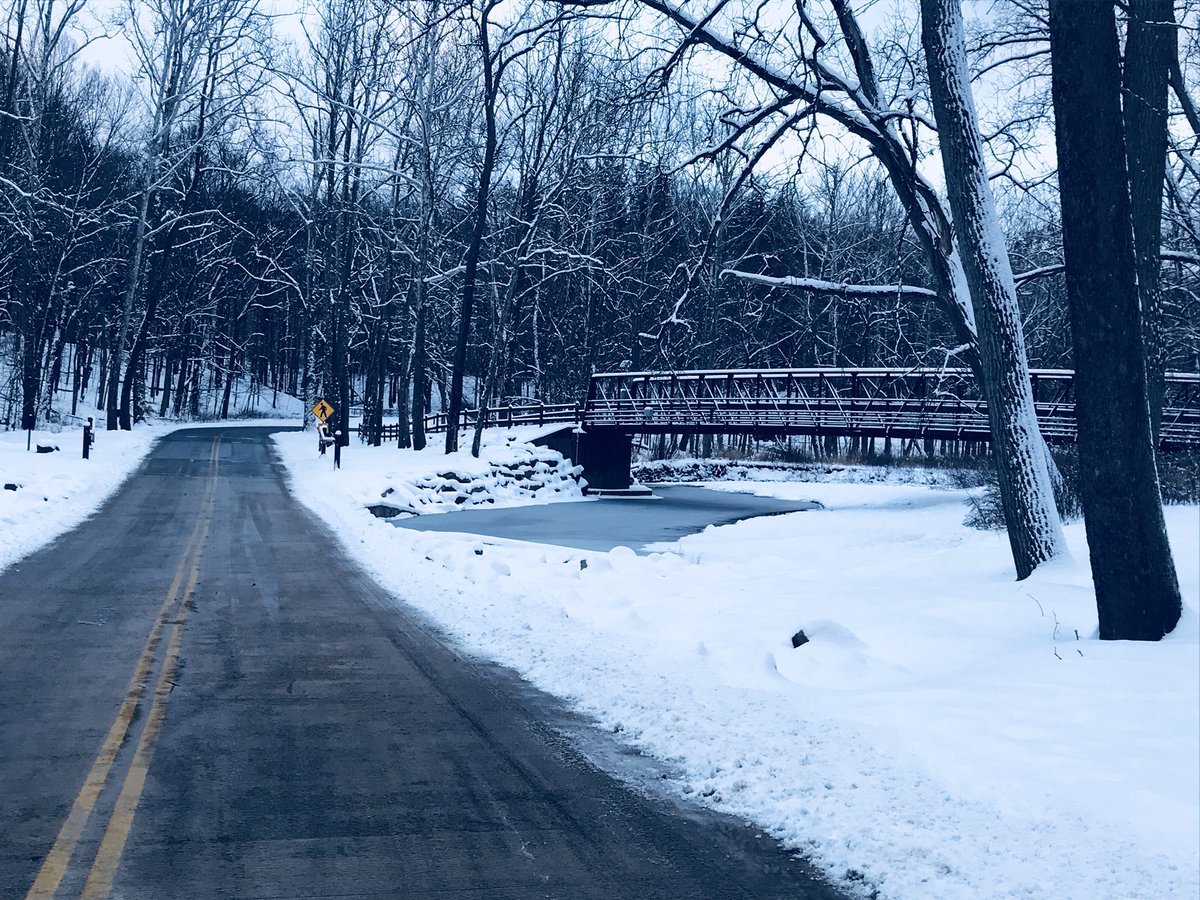 jeremy_peppeard's tweet photo. Itโs a beautiful snowy morning in @clevemetroparks Brecksville Reservation! #winterwonderland2017 #est1917 #chippewacreek https://t.co/SgeBwPxUWS