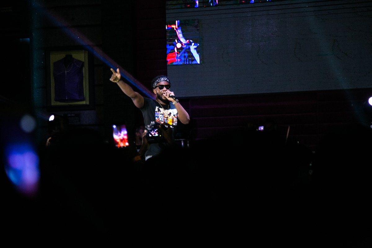 BadmanTej's tweet photo. #LDOSLAGOS - Berry Pon Dis | @MaleekBerry
πΈ : @BadmanTej https://t.co/TcFNpaem8l