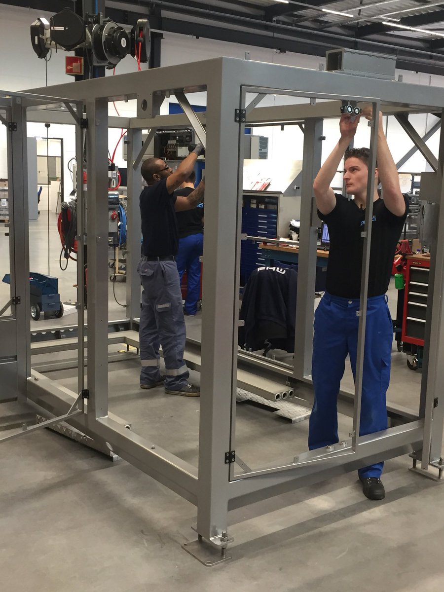 Er wordt weer hard gewerkt aan het bouwen van machines. Ben jij onze nieuwe mechanisch monteur? #vacature #blueprintautomation #mechanischmonteur