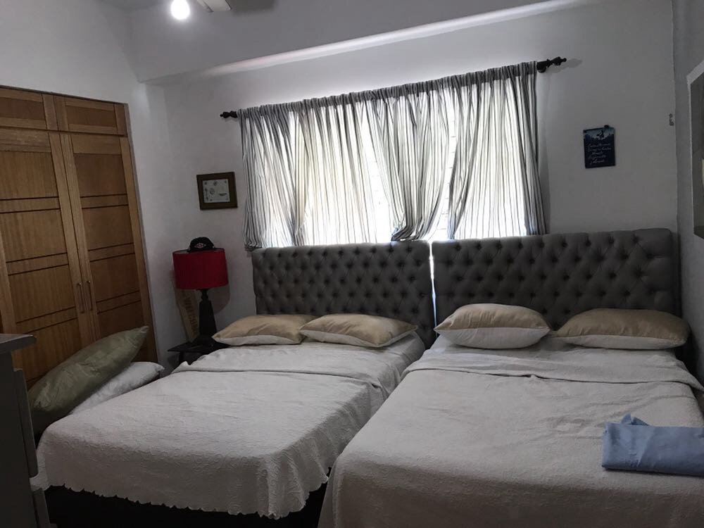 AlquivendPronto's tweet photo. Vendo de oportunidad apartamento, ubicado en el sector El Millón….
2 habitaciones, cuarto de servicio con baño, medio baño para visitas, sala, comedor, cocina amplia, 2 parqueos… 
Para más información puedes contactarme a los teléfonos: 809-901-2513/809-264-9191.- https://t.co/GgTr91z57K