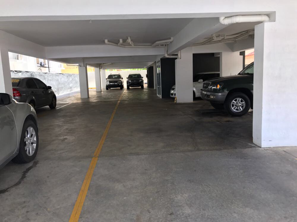 AlquivendPronto's tweet photo. Vendo de oportunidad apartamento, ubicado en el sector El Millón….
2 habitaciones, cuarto de servicio con baño, medio baño para visitas, sala, comedor, cocina amplia, 2 parqueos… 
Para más información puedes contactarme a los teléfonos: 809-901-2513/809-264-9191.- https://t.co/GgTr91z57K