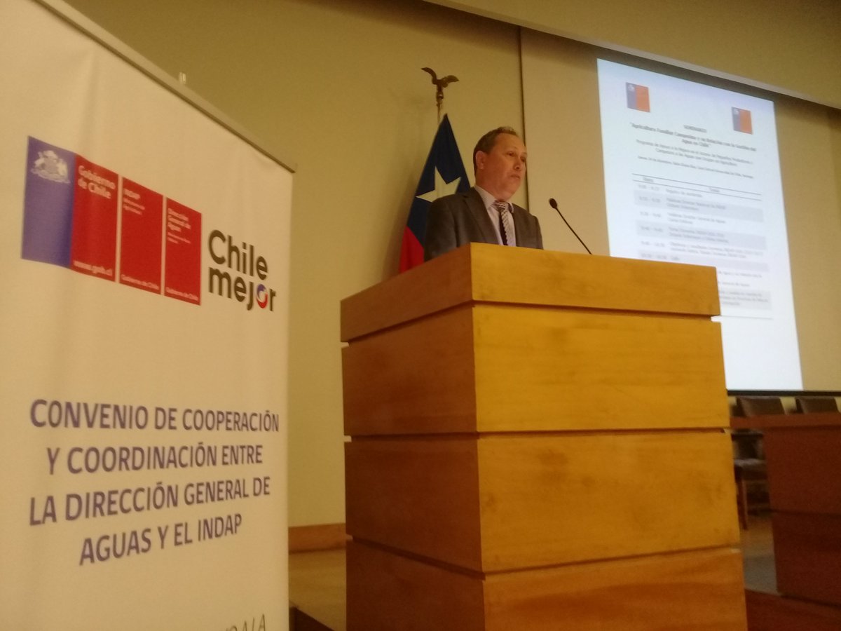 CarlosEstevezVa's tweet photo. Acabamos de firmar convenio DGA-@INDAP_Chile que facilita a la agricultura familiar campesina la regularización de usos de aguas en derechos de aprovechamiento y apoyo para constitución de organizaciones de usuarios. Consolidando trabajo conjunto. #ChileMejor @mop_chile https://t.co/Q7MAA2aPu4