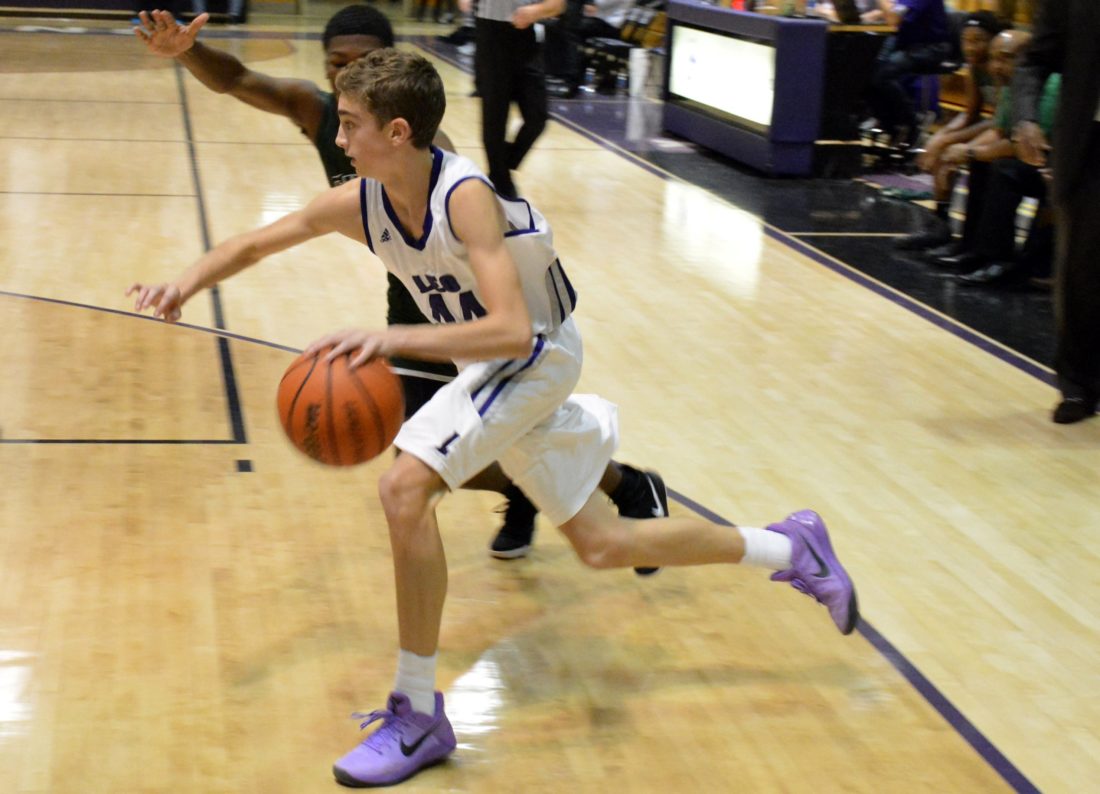 Bounce_OTH's tweet photo. Davison brothers connection continues to boost @LeoBoysBball writes @reggiehayes1 - https://t.co/hnBhhQM8Ec https://t.co/d6ZcVtMClg
