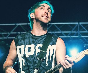 Happy Birthday to ATL s Alex Gaskarth. Look at him repping our boys in Roam 