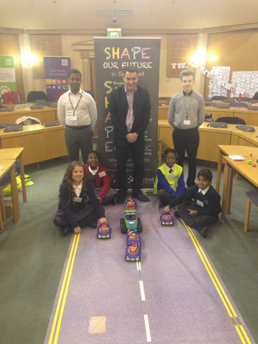 SHAPESandwell's tweet photo. After an enjoyable and tasty lunch onwards and upwards with our workshops! #stayingsafe #beinghealthy #enjoying&achieving #makingapositivecontribution #economicwellbeing #shape @Mr_Smout @FerndalePrimary https://t.co/EPLP7fiFbb