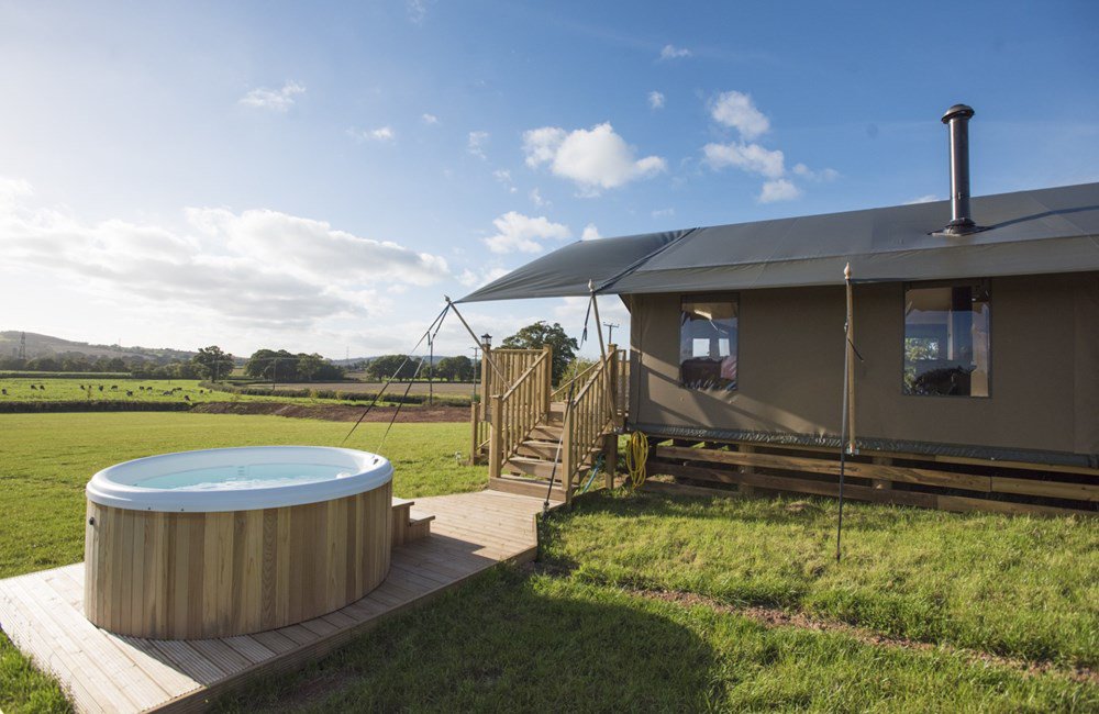 Urbancedar's tweet photo. Stunning development of three luxury safari tents each with their own Urban Cedar hot tub at Midleydown in Somerset
#urbancedar #hottubs #cedartubs #roundhottubs #classicglamping #galmping #somerset #visitsomerset https://t.co/zXp0jZRQPP