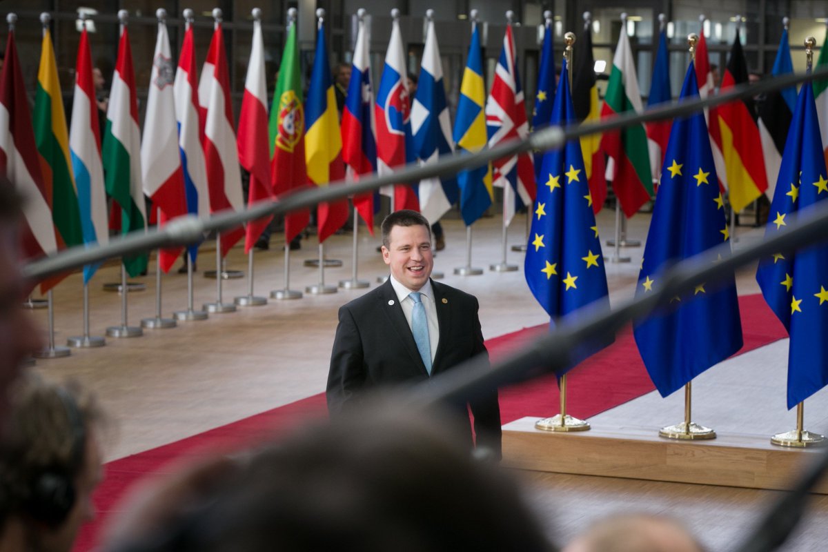 ratasjuri's tweet photo. Starting the last #EUCO during #EU2017EE. We took over the Presidency with a hope for a slightly better, more hopeful, more united Europe. I think that is true today. https://t.co/fexKW32gLc