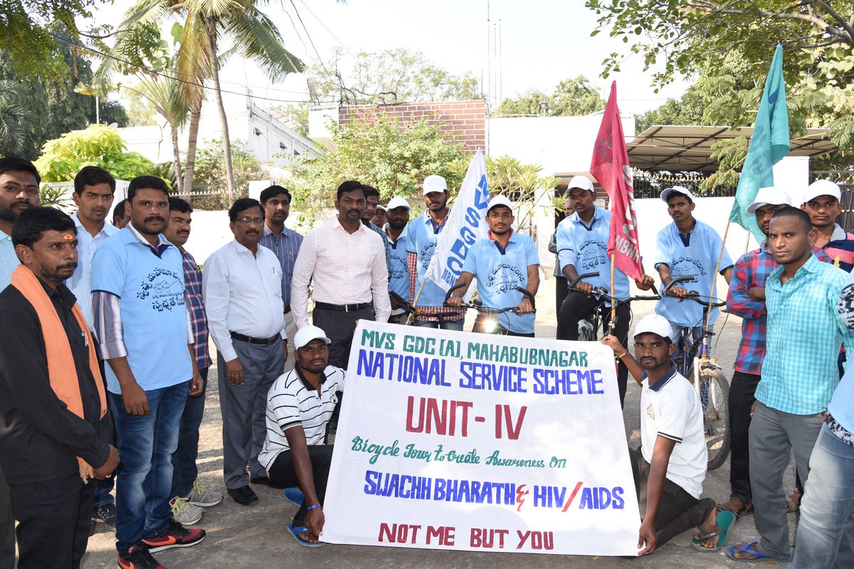 Collector_MBNR's tweet photo. MVS College NSS volunteers are on their way to spread awareness on Swachh Bharat Mission on bicycles throughout the district.
Dist.Collector flagged off the Bicycle Rally.
#SBM.
#FreedomFromOpenDefecation.
#MyCleanIndia. https://t.co/y4mqPoRhCF