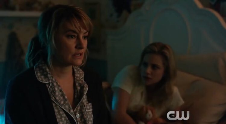 Riverdale 2x10 Chapter Twenty Three The Blackboard Jungle Recap