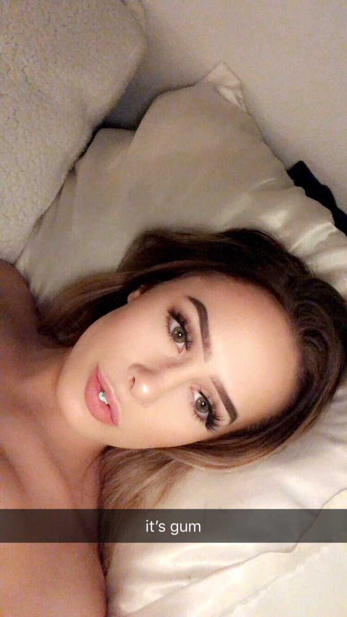 basebaIIdad's tweet image. waiting 4 jonah or the noodle 2 notice me 🦋🦋💘💘