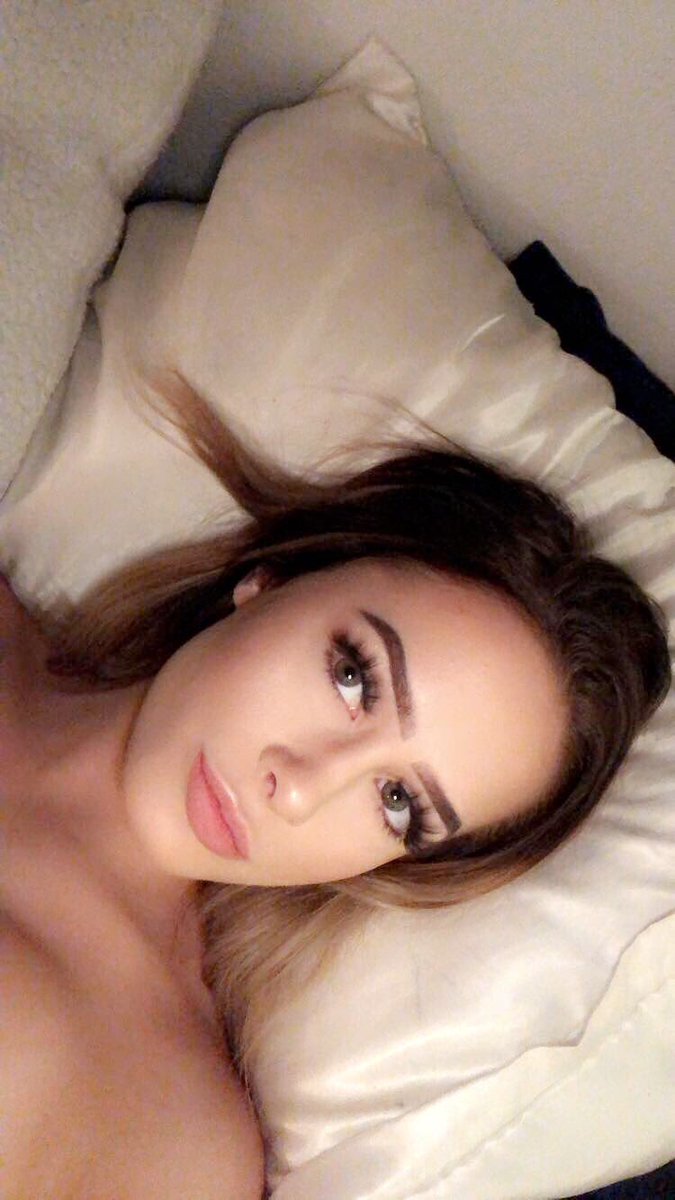 basebaIIdad's tweet image. waiting 4 jonah or the noodle 2 notice me 🦋🦋💘💘