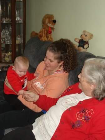 Throwback Thursday to when my daughter was celebrating her first Christmas (2009) #IHXHolidayFun #OHPA @juswen06