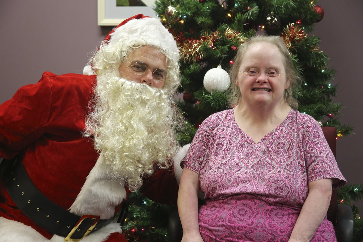 MelodyBurri's tweet photo. This captures one of my favorite moments from @OntarioARC's Sensitive Santa event on Wednesday. One of the many gifts delivered: Christmas joy. https://t.co/dUzvMu8oYO https://t.co/DwkDwCDJxN