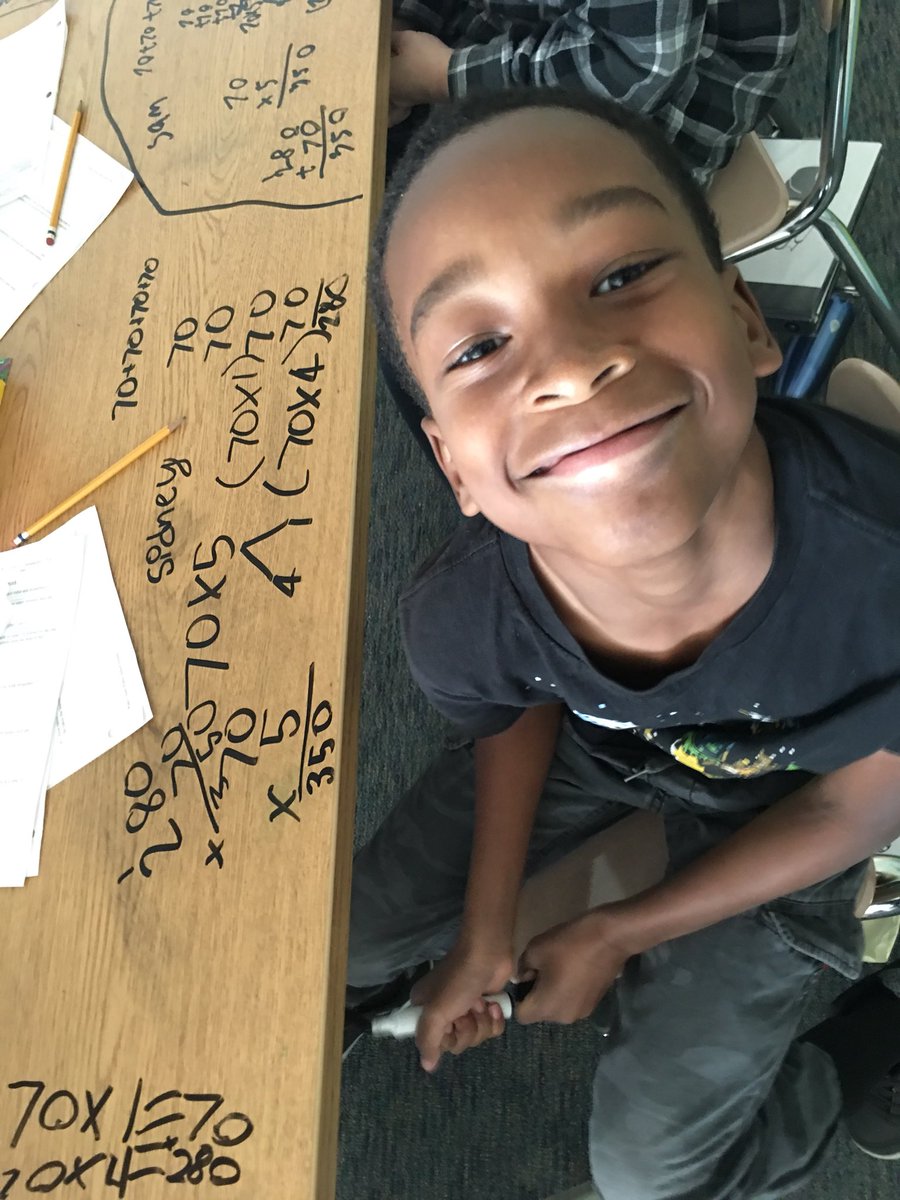 simo_mrs's tweet photo. Writing on the tables makes math fun! 🖊 https://t.co/oFaWRLjN68