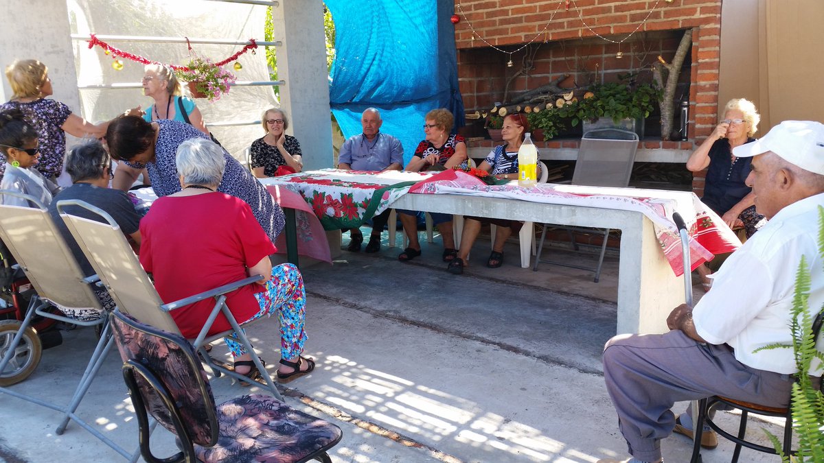 AlejandroGarcc's tweet photo. #BusSocial ..traslado de adulto mayor en complejos de jubilados de BPS despedida de cierre anual......un año más #cercadelagente https://t.co/5FgBBK2LkU