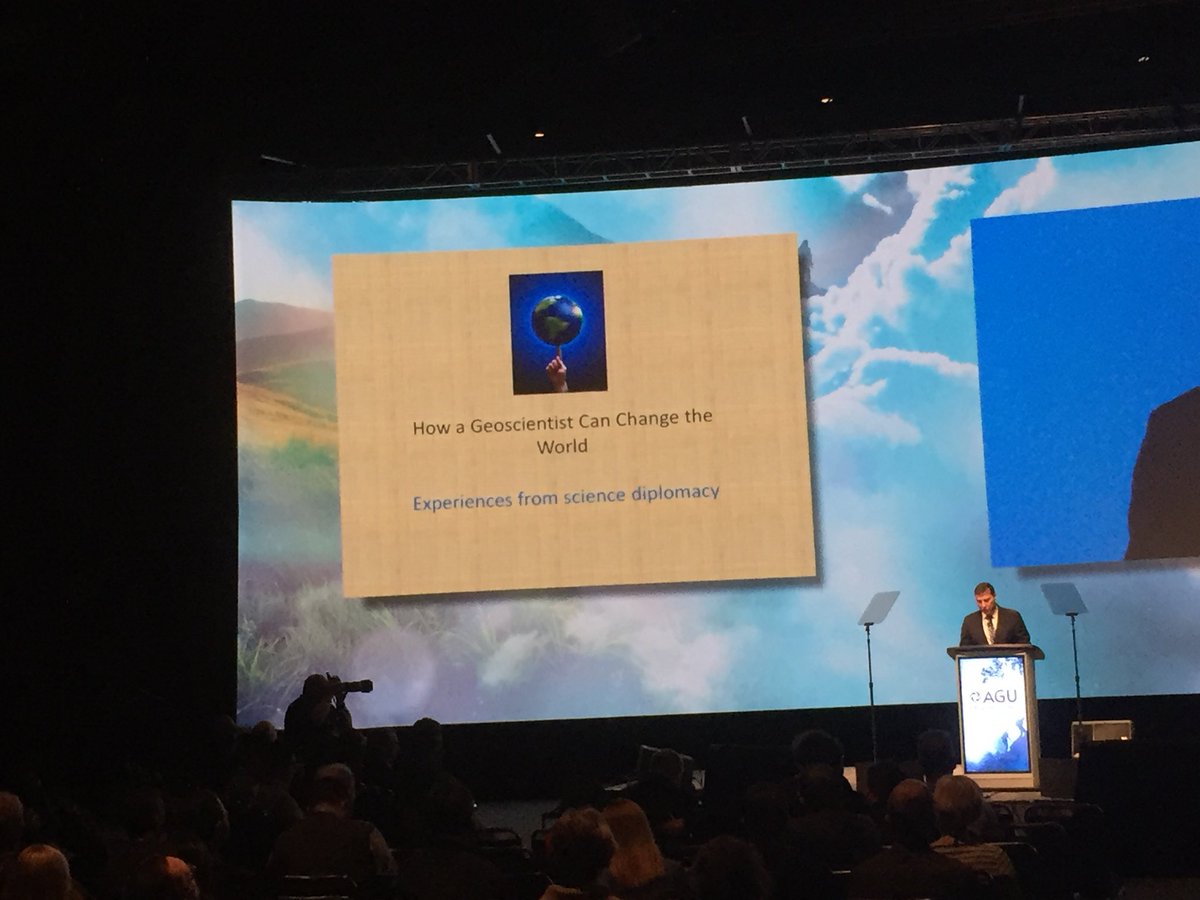 Turbiditeam reflecting on ‘How a geoscientist can change the world’ at #AGU2017 keynote <a href="/FlowsDynamic/">MAzpiroz</a> <a href="/sedflow/">Age Vellinga</a> @TurbidiTea <a href="/DaniVende/">Daniela Vendettuoli</a> <a href="/NatashaChapplow/">Natasha Chapplow</a>