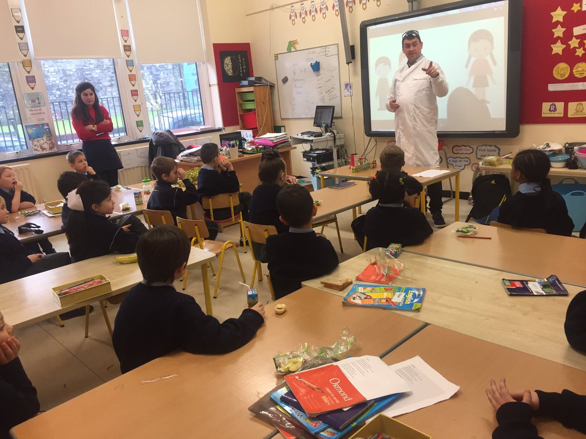 StAudoenStudent's tweet photo. Excited to have a real scientist, Pat, in with 2nd Class telling us all about germs & vaccinations this week #scienceweek2017 #science https://t.co/stFCugmZIv
