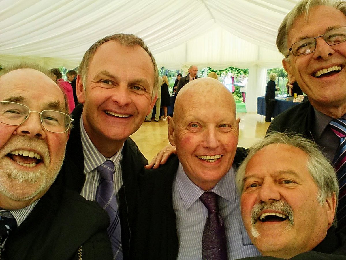 QuintessenceAC's tweet photo. Singing tomorrow, Friday 15th from 3pm until 5pm, in Waitrose Wantage, raising funds for The October Club. Come and hear us harmonise songs old and new and, of course, some Christmas numbers. https://t.co/1AyR34W1wQ