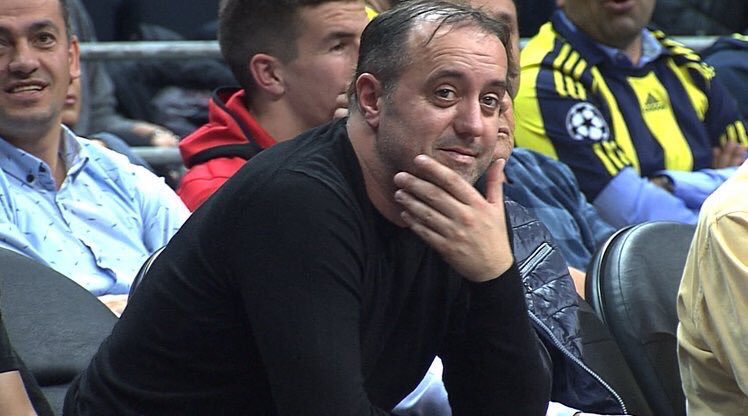 FBTutkusu_'s tweet photo. Forma giydiği dönemde taraftarın sevgilisi olan Milan Rapaic, Fenerbahçe - Zalgris maçını Ataşehir'de yerinden izliyor
#RapRapRapaic #Fenerbahçe #Euroleague https://t.co/5gdkuZ0WKz