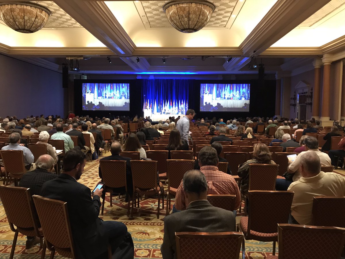 ycwua's tweet photo. @nature_org Taylor Hawes moderates this mornings second panel. #CRWUA2017 @CRWUAwater https://t.co/nunO47UWhx