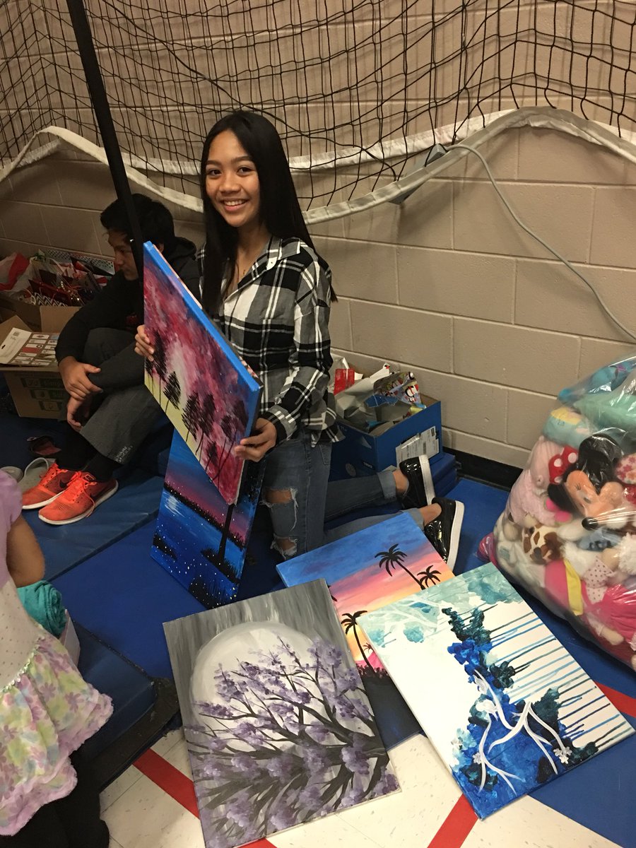 StAugustineRCSD's tweet photo. Look at the smiles! #santastore @RCSD_No81 @MY921Regina @620ckrm @CanadianTire @trustedbonnied https://t.co/IiEvzhB6aG
