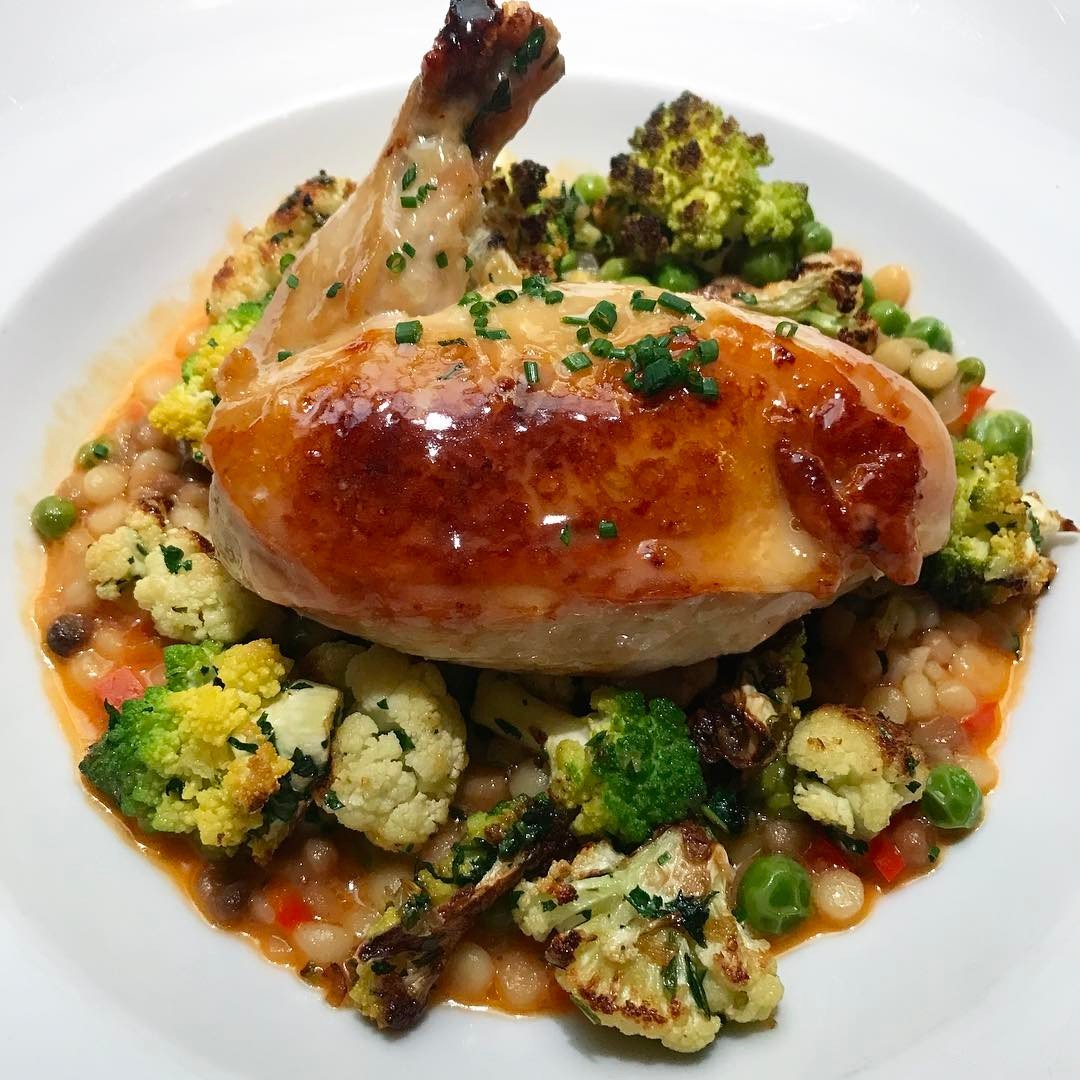 At #Parcel104, we've got plates to celebrate. Try the Rocky Jr. Chicken “Under a Brick," it's little comfort for your foodie soul. 
📷: cassielikesandloves

#MarriottSantaClara #SantaClara