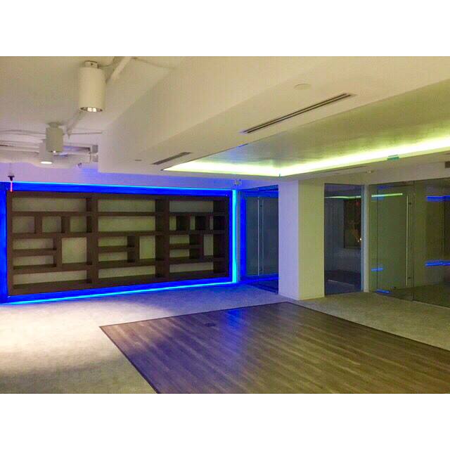 LansdowneGC's tweet photo. Clean lines and neon lights evoke a bright and modern look at our project on the 5th floor of 1225 New York Ave, Washington, DC. https://t.co/rriqOMbk78