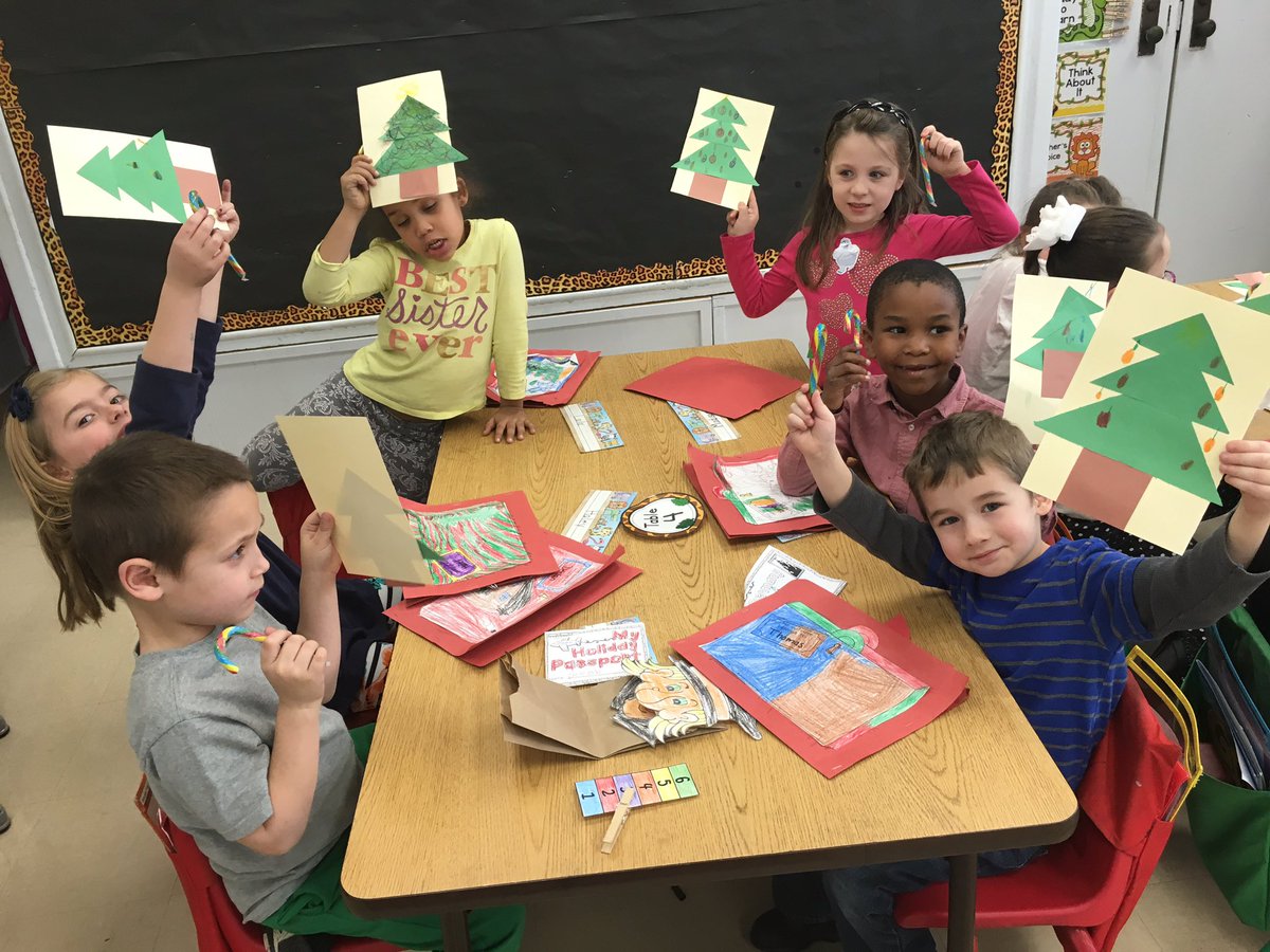 domenus1st's tweet photo. Today, we traveled to Germany, where we learned about Christmas trees and leaving our shoes outside for candy! 🎄🎅🏼❤️ #christmasaroundtheworld #germany #nextstopnorthpole https://t.co/yQjEvyiAx8