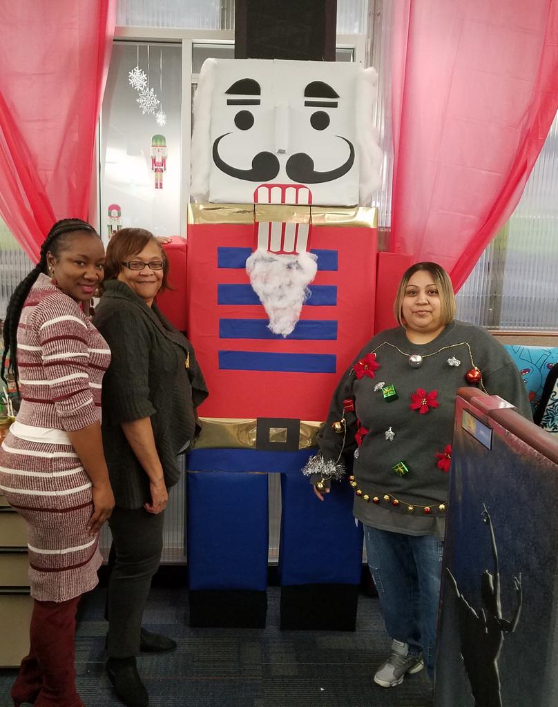 IsikuruR's tweet photo. The Nutcracker @AustinAvengers @HCommandosATX #AustinProud #happyholidayss https://t.co/k7k0Kp24Ch