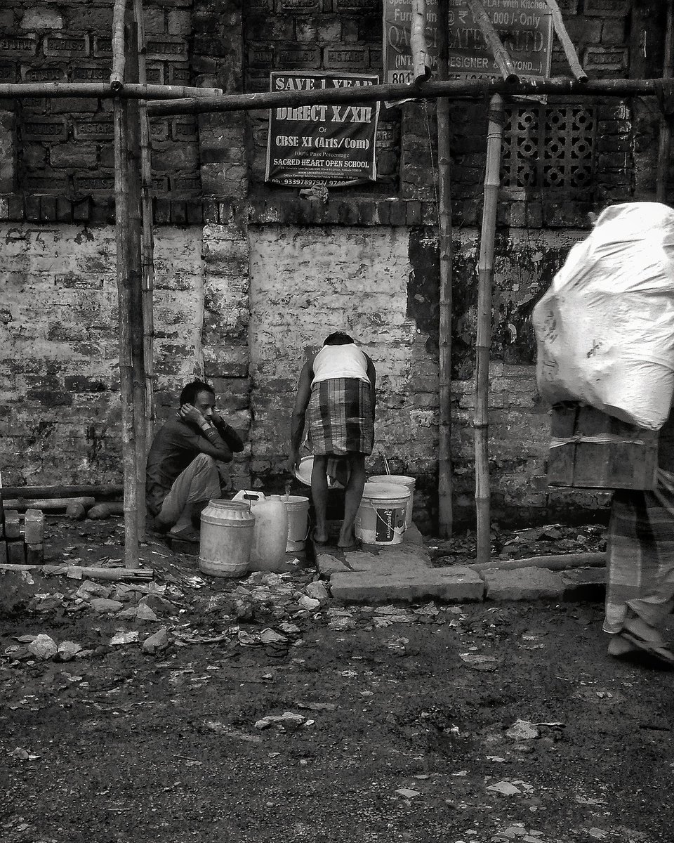 antariksh_v's tweet photo. City streets #photography #blackandwhitephotography #market #citylife #citylifeshoppingdistrict #work https://t.co/T649o0dKbx