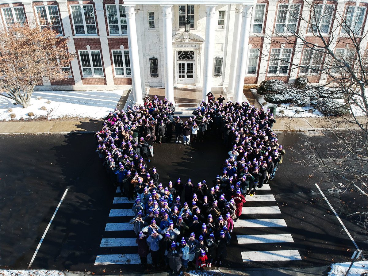 CCSU's tweet photo. Almost 500 CCSU family members join together on Davidson Hall steps today creating a very large heart that beats in support of our dear friend &amp; her family @anagraceproject  @Nelba_MG @jimmygreene &amp; Isaiah #CCSUlovewins #SandyHook #26Angels https://t.co/WZuB0sv6Dl
