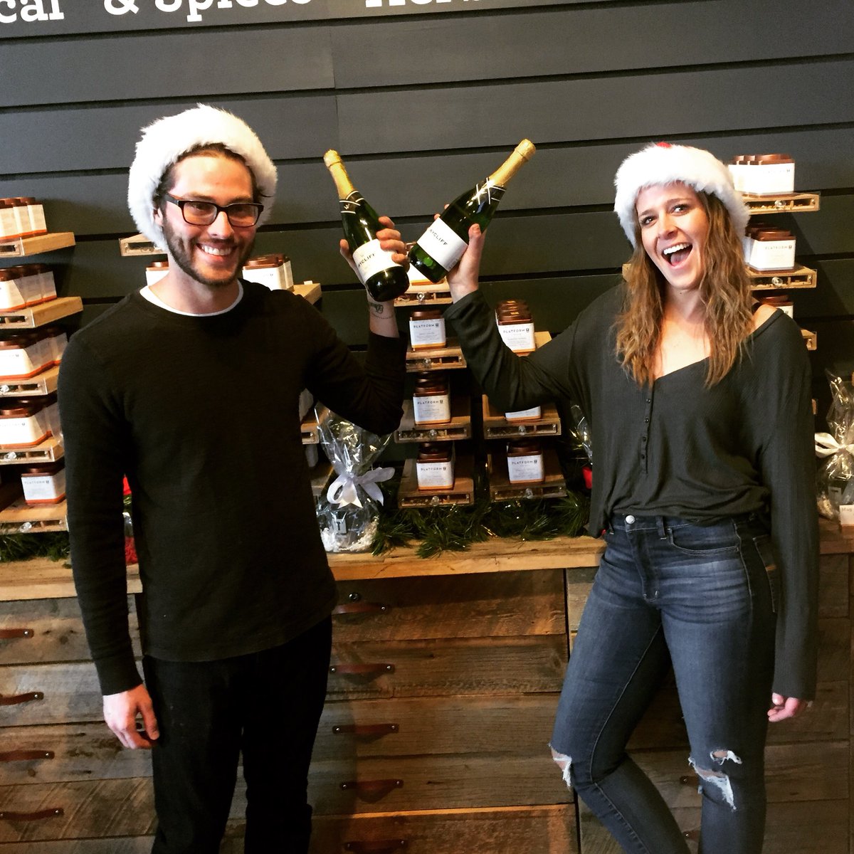Platform_T_'s tweet photo. Our City Set location will be closing at 2:00 today for a holiday party! https://t.co/qHfGbr5Hv8